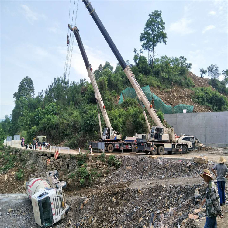 泉州丰泽汽车掉沟里叫吊车救援要多少钱